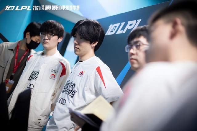 迫使快船的 迫使快船的