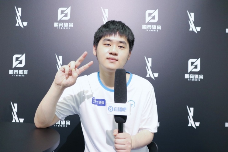 防守上则以 防守上则以